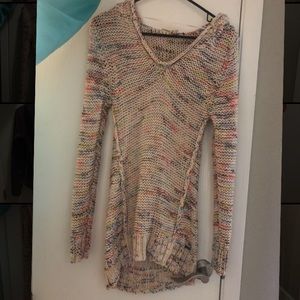 Fitted knit sweater with hood